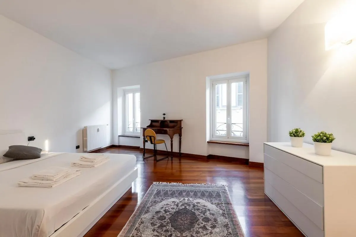 Brera 19 - Wonderful Two Floors Apt Милан 0*,  Италия